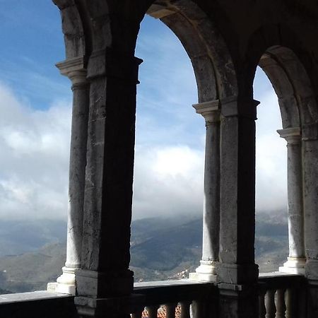 Monolocale Nel Centro Storico Panzió Aieta Kültér fotó